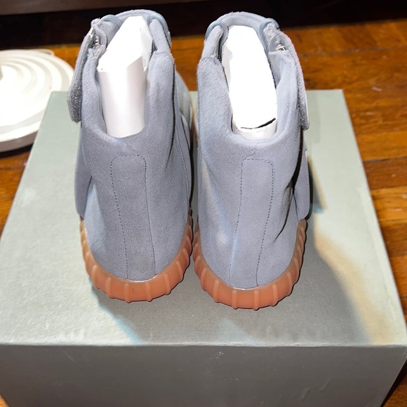 Yeezy boost 750 size 11 1/2 - Picture 4 of 6
